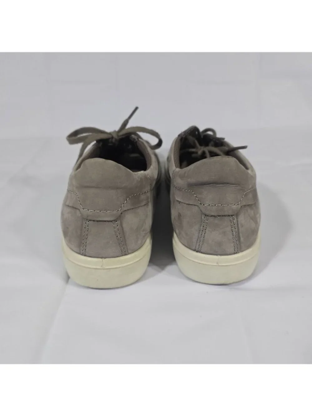 Ecco Sneaker Shoes Women Size 10 US Gray Lace Up Leather Nubuck Casual Outdoor